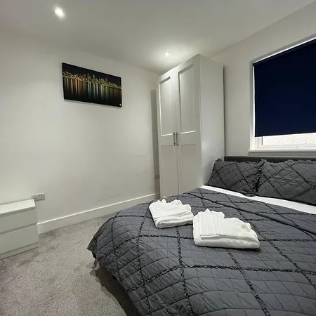 Star London Bell Lane 3-Bed Oasis With Garden Apartment Hendon Exterior photo